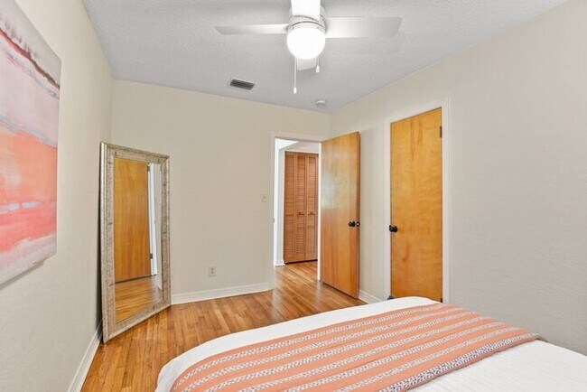 Building Photo - Charming bungalow in Winter Park