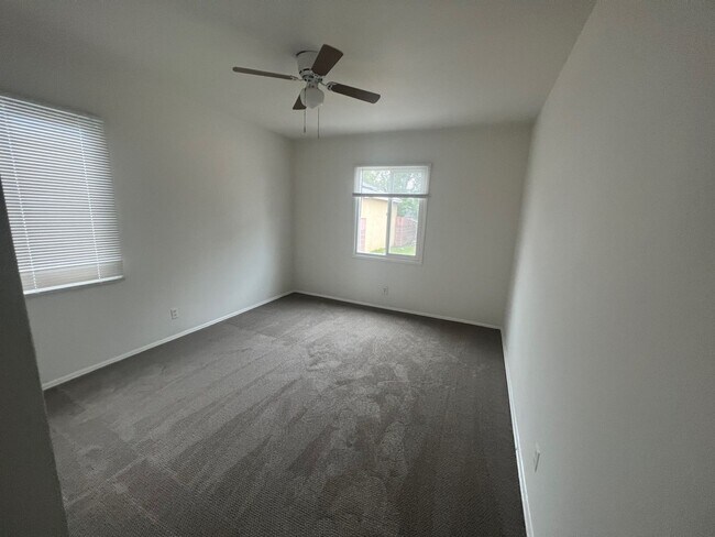 Building Photo - 3928 Carfax Ave