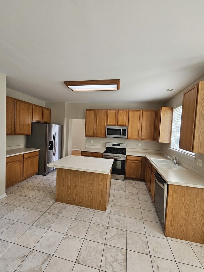 Building Photo - 420 Merry Oaks Rd