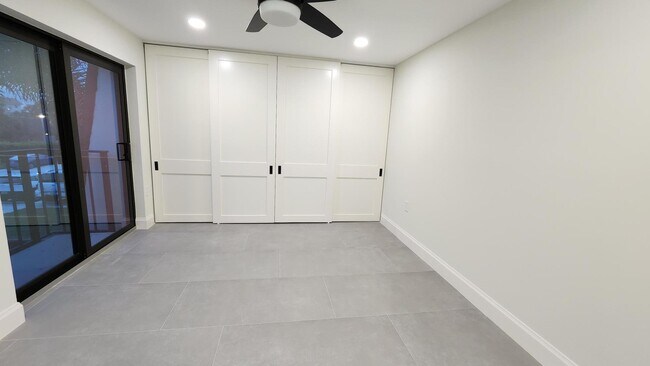 Building Photo - 2026 20th Ct