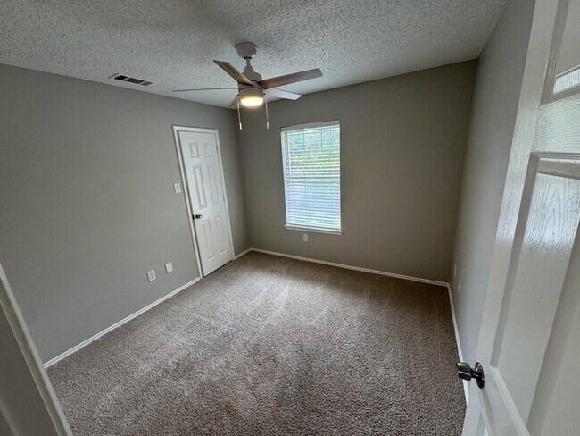 Building Photo - 1508 Mountain Side Dr