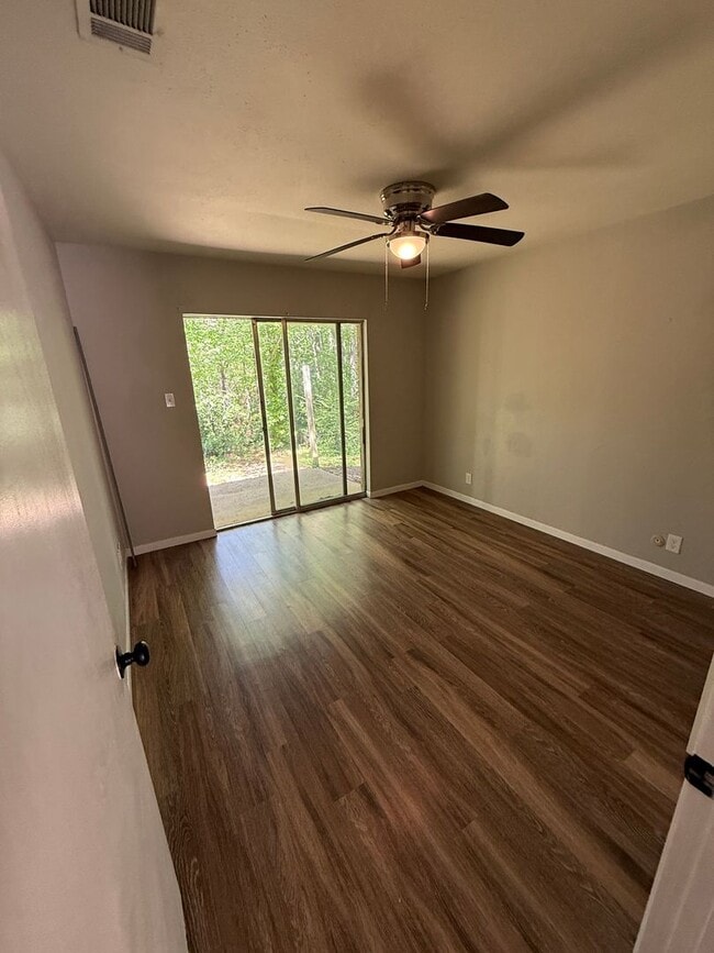 Building Photo - 2916 Bernice Dr