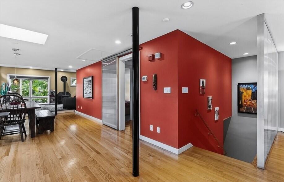 Building Photo - 15 Suban Pl