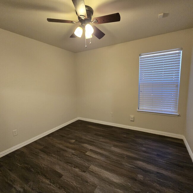 Building Photo - 10532 Braewood Dr