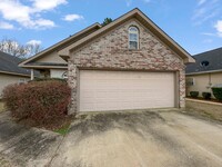 Building Photo - 1651 Spencer Dr