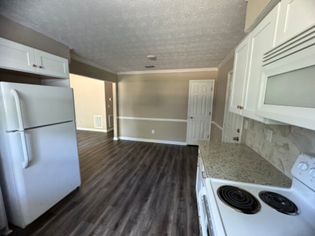 Building Photo - 106 N Meade Dr