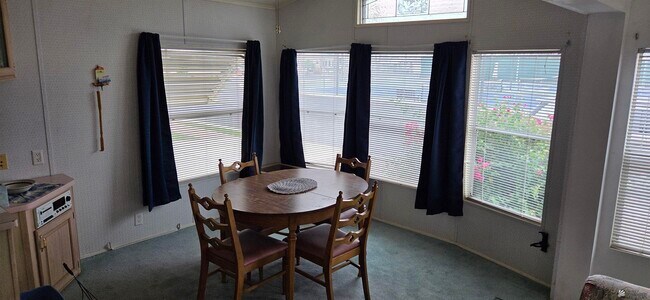 Building Photo - 5707 E 32nd St