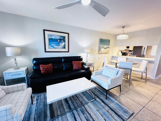 Building Photo - 353 S US Hwy 1