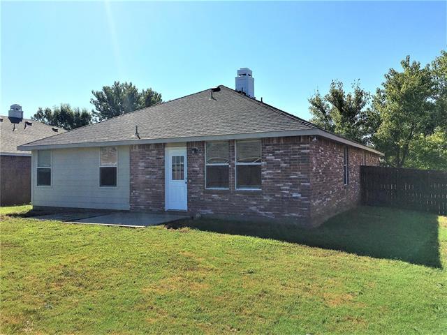 Building Photo - 1102 Chilton Dr