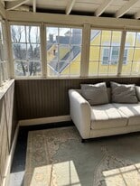 Building Photo - 136 E 9th St