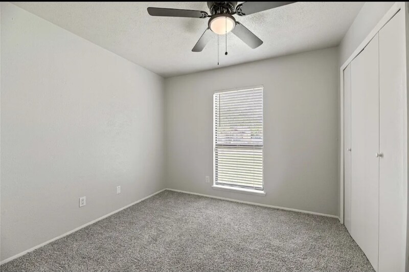 Building Photo - 510 Woodcrest Way
