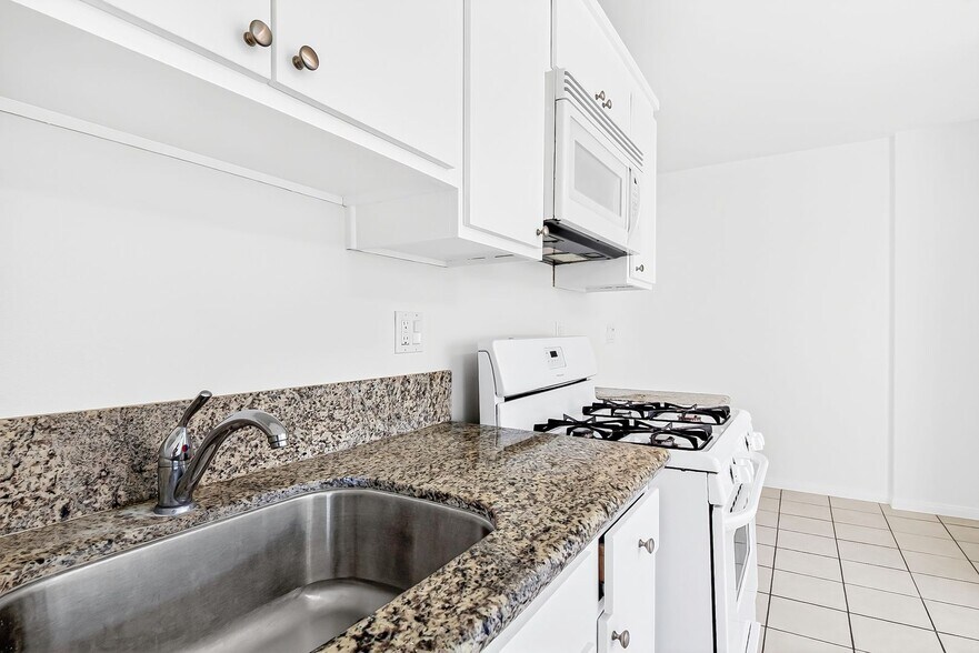 Building Photo - 319 Hermosa Ave