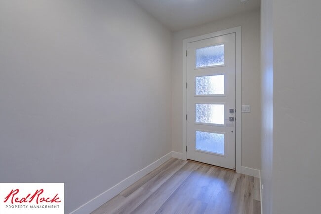 Building Photo - Hurricane Valley 3 Bedroom Townhome
