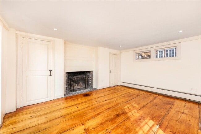 Building Photo - 108 Washington St