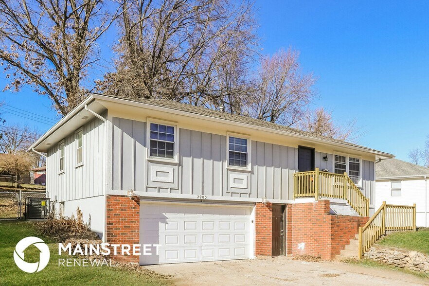 Building Photo - 2900 S Linwood Ave