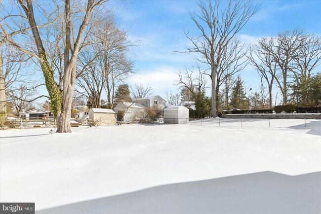 Building Photo - 17 McLaughlin Dr