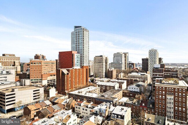 Building Photo - 1018 Spruce St