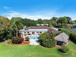 Building Photo - 10740 SW 74th Ct