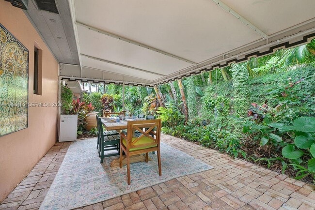 Building Photo - 226 Chilean Ave