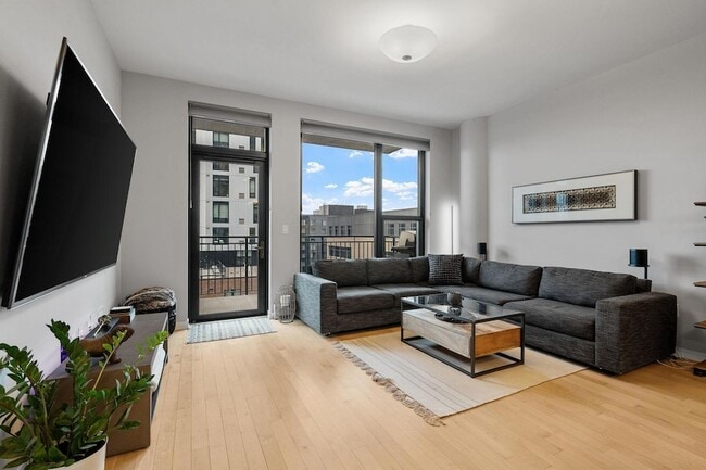 Building Photo - 740 Portland Ave