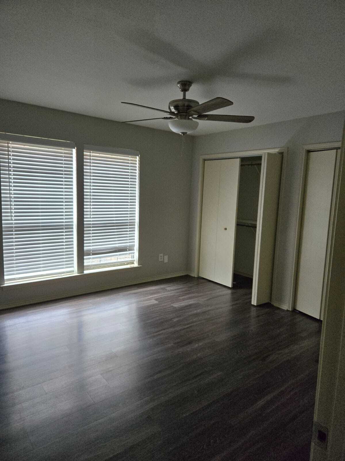 Building Photo - 210 Shrum Ct