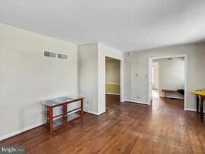 Building Photo - 902 Cypress St