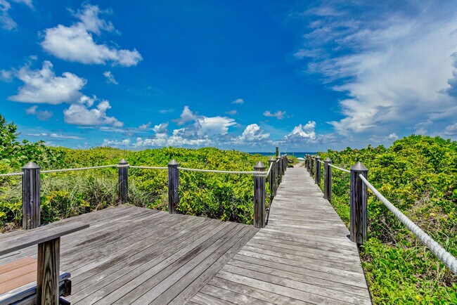 Building Photo - 145 S Ocean Ave