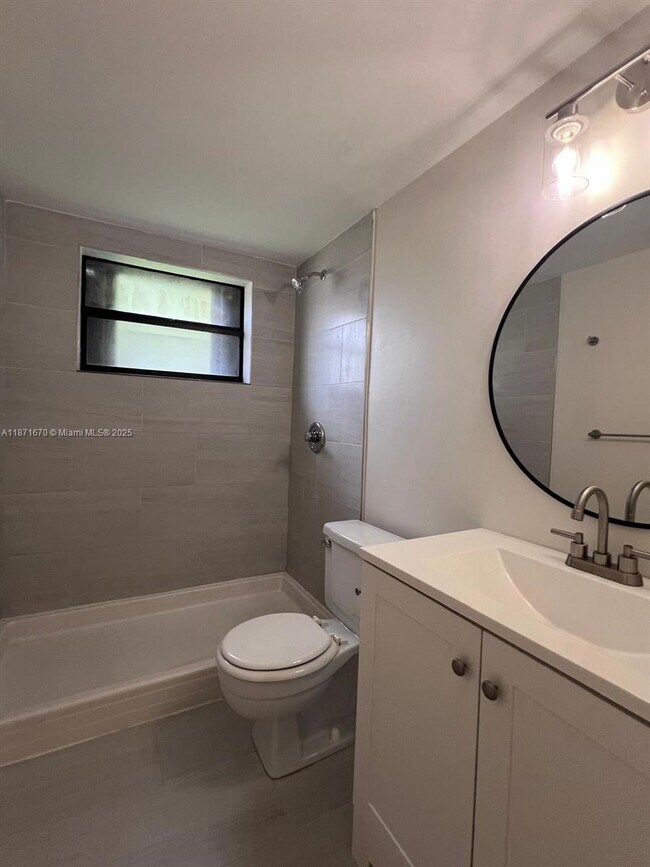 Building Photo - 2745 W 66th St