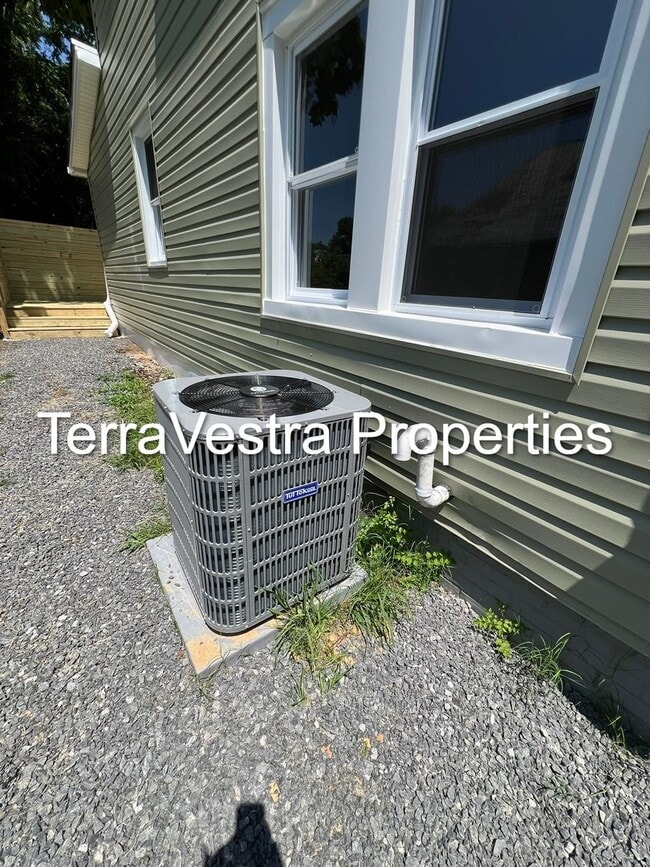 Building Photo - 4 Bed / 2 Full Bath in Millville!
