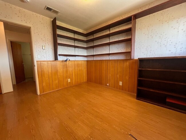 Building Photo - Spectacular Retro Home in a Rural Setting with Views and Space