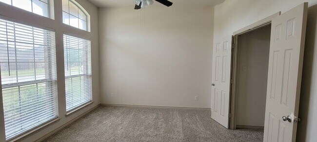 Building Photo - 13733 Alterna Dr