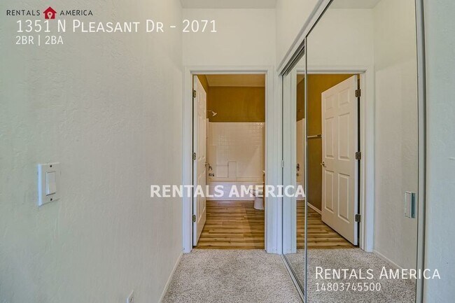 Building Photo - Upgraded Chandler Condo In Mirage Mark Res...