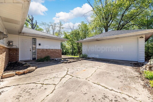 Building Photo - 111 Nashua St