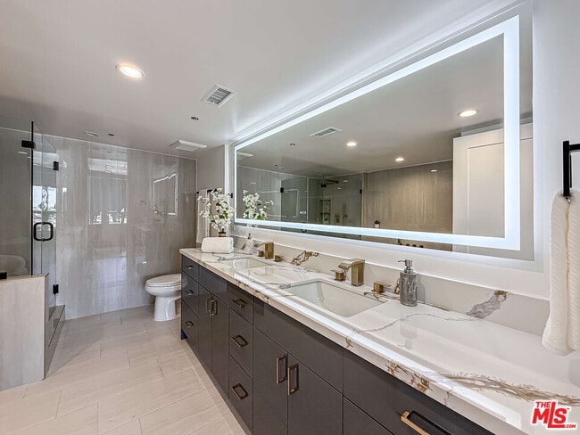 Building Photo - 1133 5th St