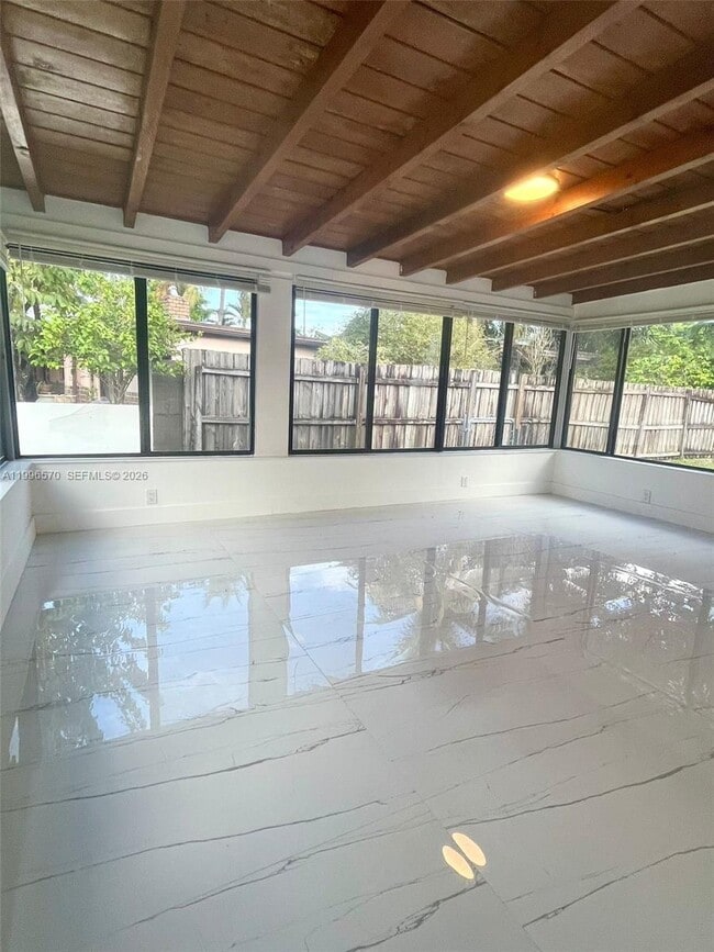 Building Photo - 1776 NE 178th St