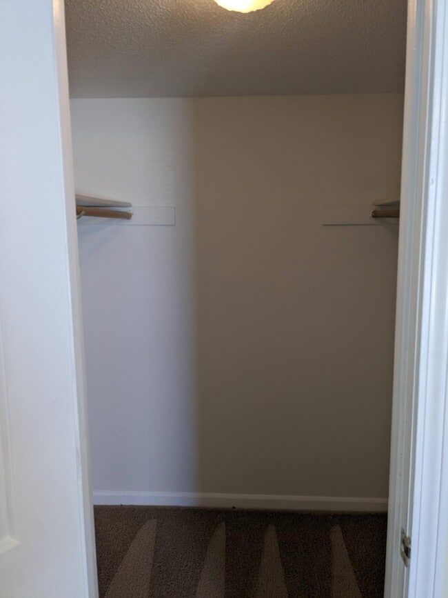 Building Photo - 2411 Carnation Dr