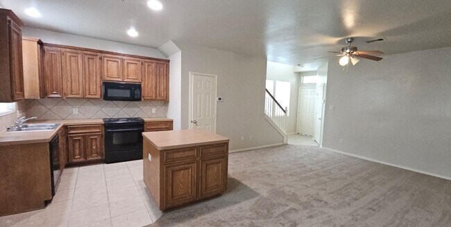 Building Photo - 706 Woodport Ln