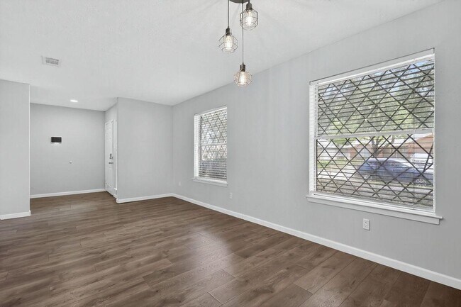 Building Photo - 7331 Misty Morning Dr