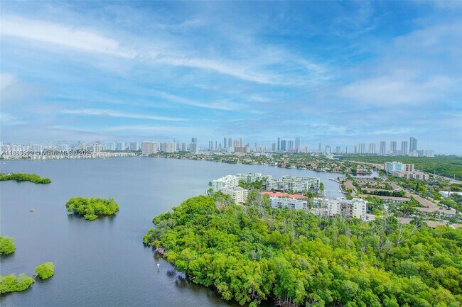 Building Photo - 16385 Biscayne Blvd