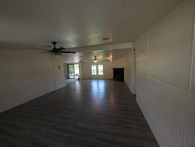 Building Photo - 410 Pecan St
