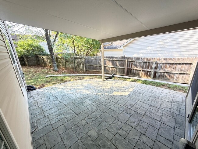 Building Photo - Spacious 4 Bed 2.5 Bath In Lexington!