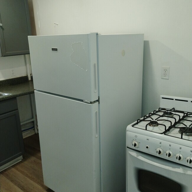 Building Photo - 452A Hudson Avenue - 1