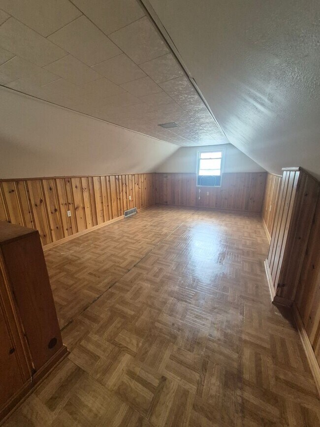 Building Photo - Get it before its gone!