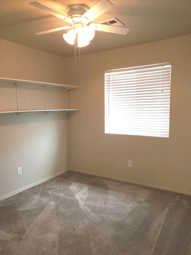 Building Photo - 3 bedroom/2 bath home for Rent