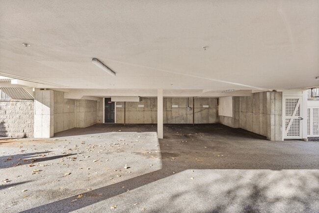 Building Photo - 7 Chatham Way