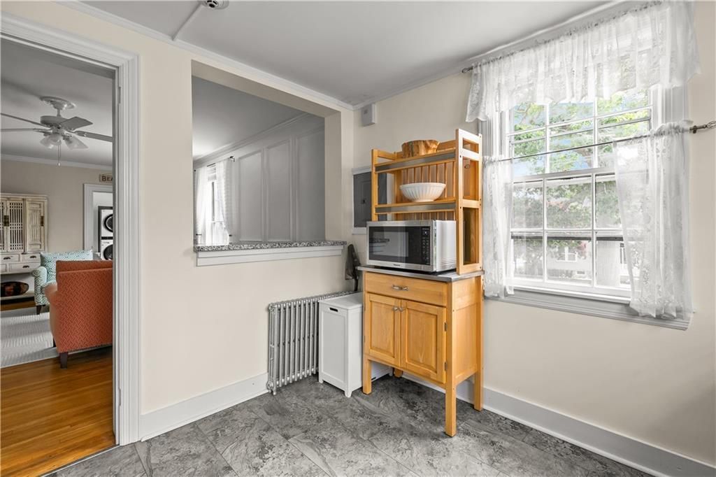 Building Photo - 36 Kay St