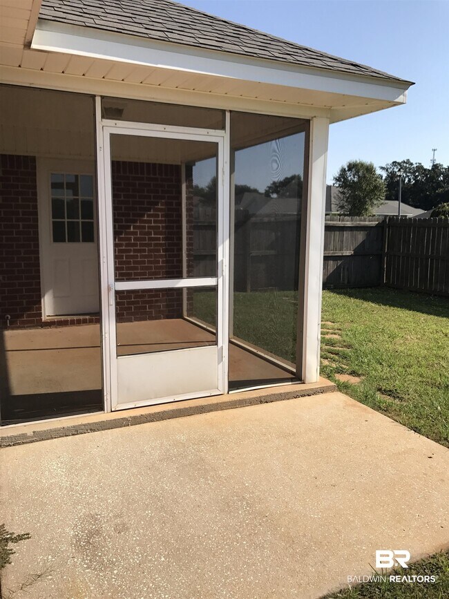 Building Photo - 25855 Argonne Dr
