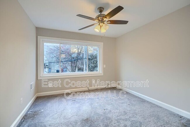 Building Photo - 724 S Hanover St