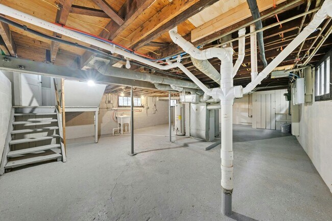 Building Photo - 2233 Bunts Rd