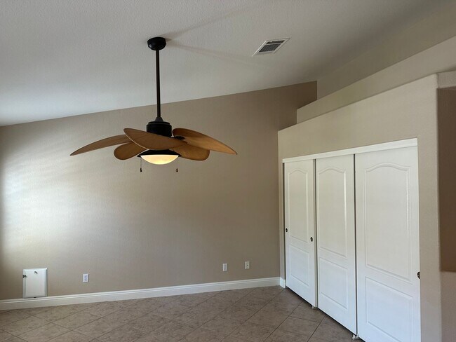 Building Photo - Henderson!!  Solar Panels!! Tankless Hot w...